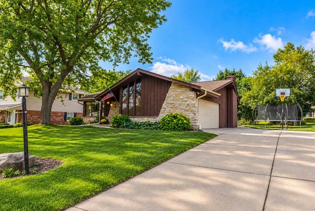 3635 S Greenlawn TERRACE, New Berlin, WI 53151