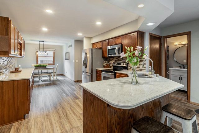 3635 S Greenlawn TERRACE, New Berlin, WI 53151