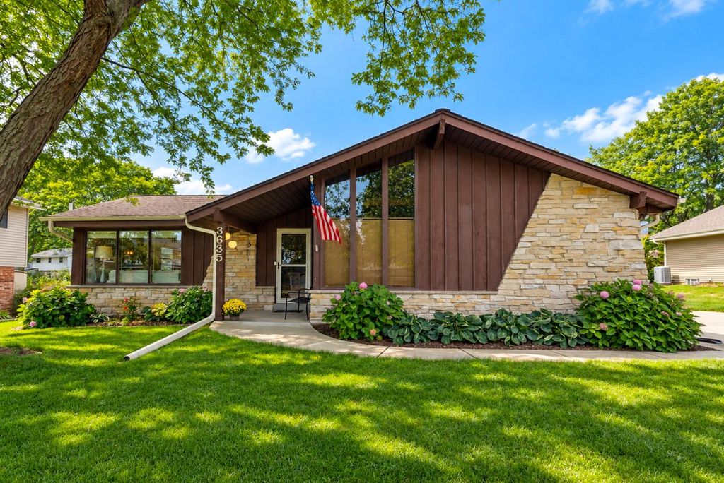 3635 S Greenlawn TERRACE, New Berlin, WI 53151
