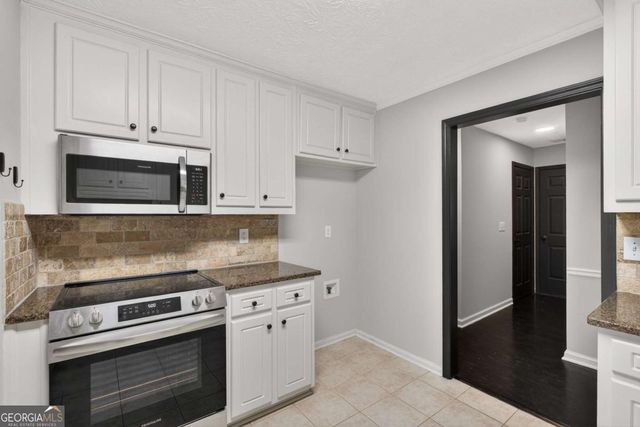 233 Ivy Creek Drive, Loganville, GA 30052