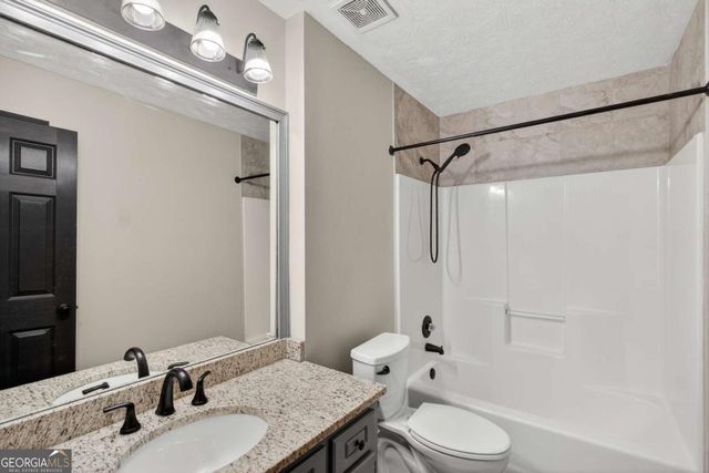 233 Ivy Creek Drive, Loganville, GA 30052