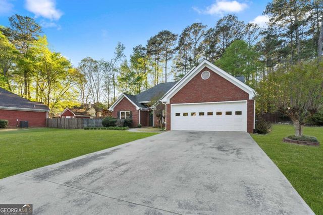 233 Ivy Creek Drive, Loganville, GA 30052