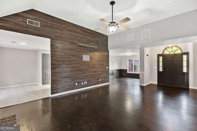 233 Ivy Creek Drive, Loganville, GA 30052