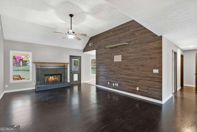 233 Ivy Creek Drive, Loganville, GA 30052