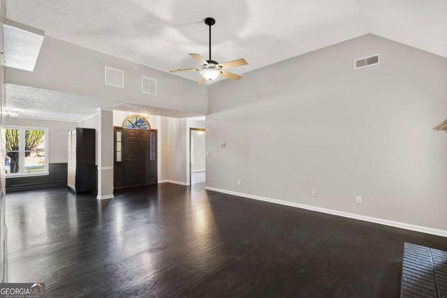 233 Ivy Creek Drive, Loganville, GA 30052