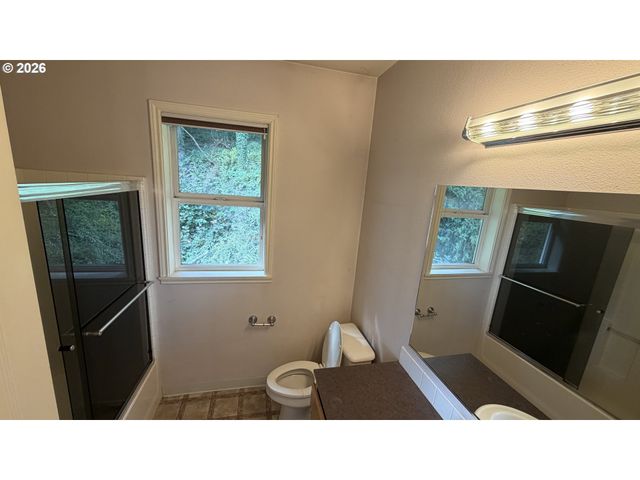 6352 Se WILDLIFE ESTATES Dr, Milwaukie, OR 97267