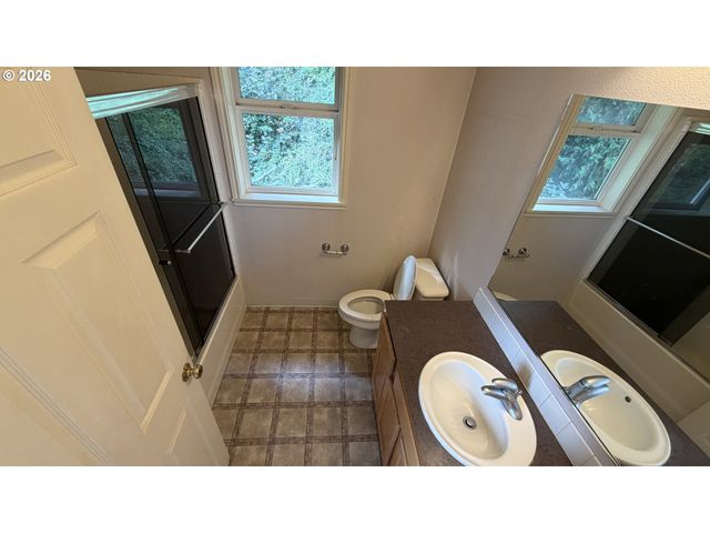 6352 Se WILDLIFE ESTATES Dr, Milwaukie, OR 97267