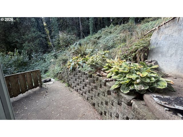 6352 Se WILDLIFE ESTATES Dr, Milwaukie, OR 97267