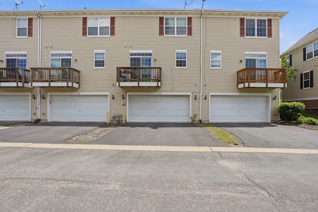 240 S Alder Creek Drive, Romeoville, IL 60446 — photo 3