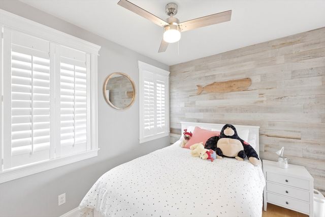 21 Shoreline Way, Plymouth, MA 02360