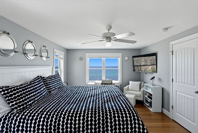 21 Shoreline Way, Plymouth, MA 02360