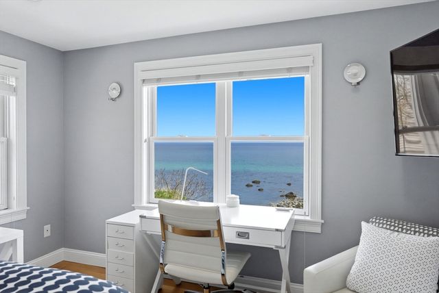 21 Shoreline Way, Plymouth, MA 02360