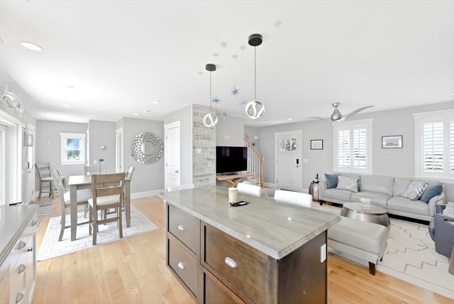 21 Shoreline Way, Plymouth, MA 02360