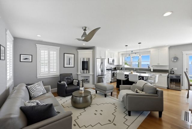 21 Shoreline Way, Plymouth, MA 02360