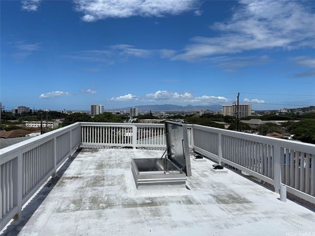 211 San Antonio Avenue, Honolulu, HI 96813
