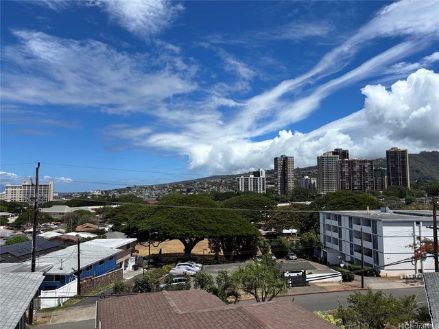 211 San Antonio Avenue, Honolulu, HI 96813