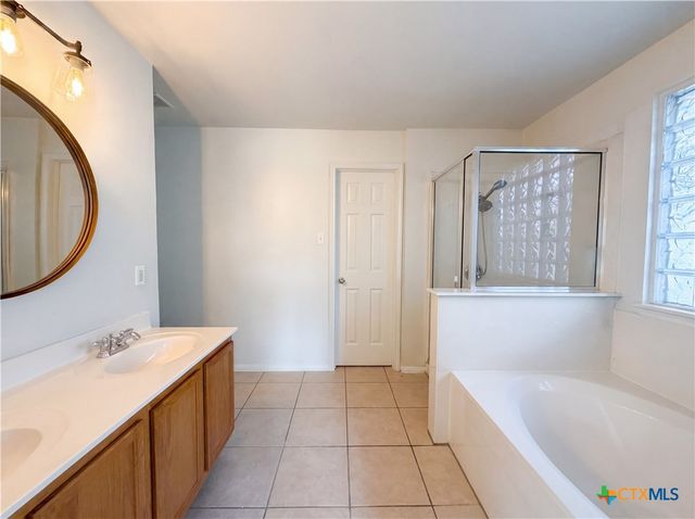 612 Sugar Brook Drive, Temple, TX 76502