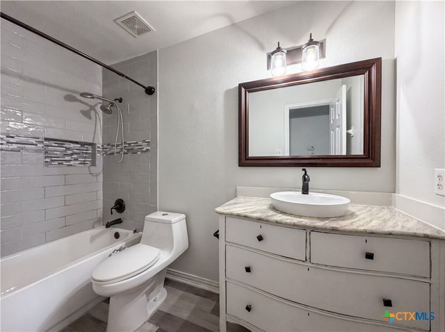 612 Sugar Brook Drive, Temple, TX 76502