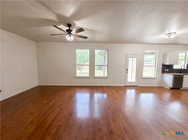 612 Sugar Brook Drive, Temple, TX 76502