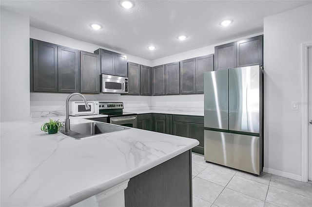 427 IRONSIDE TRAIL DRIVE, Groveland, FL 34736