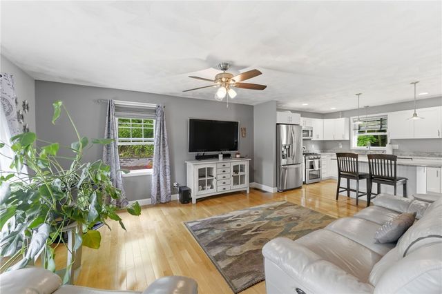 15 Aborn Avenue, Cumberland, RI 08264