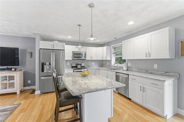 15 Aborn Avenue, Cumberland, RI 08264