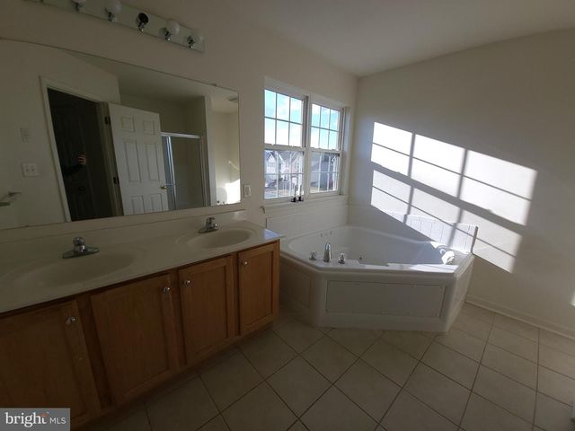 17 BORDEAUX BLVD, Newark, DE 19702