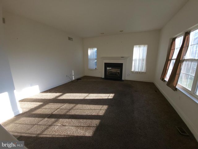 17 BORDEAUX BLVD, Newark, DE 19702