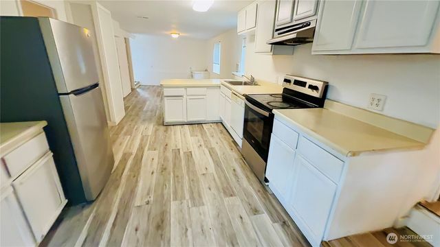 527 S Sullivan Street, Seattle, WA 98108