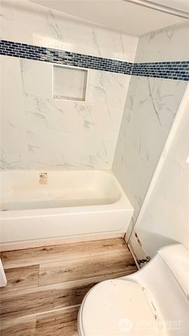 527 S Sullivan Street, Seattle, WA 98108