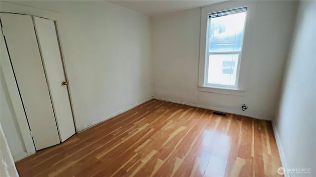 527 S Sullivan Street, Seattle, WA 98108