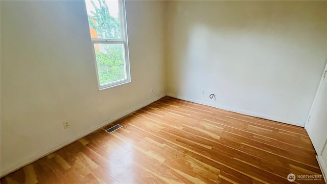 527 S Sullivan Street, Seattle, WA 98108