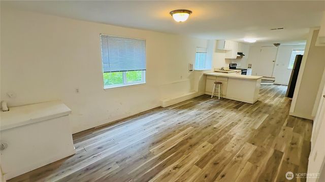 527 S Sullivan Street, Seattle, WA 98108