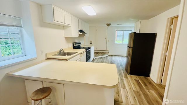 527 S Sullivan Street, Seattle, WA 98108