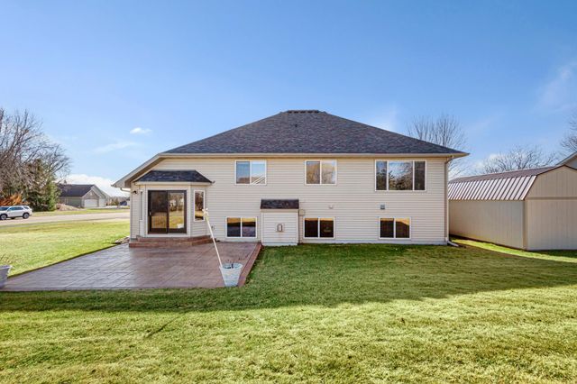 16450 Griffon Lane, Lakeville, MN 55044