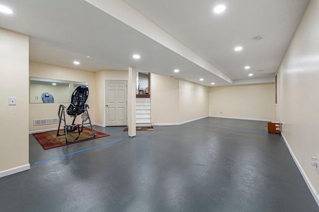 16450 Griffon Lane, Lakeville, MN 55044