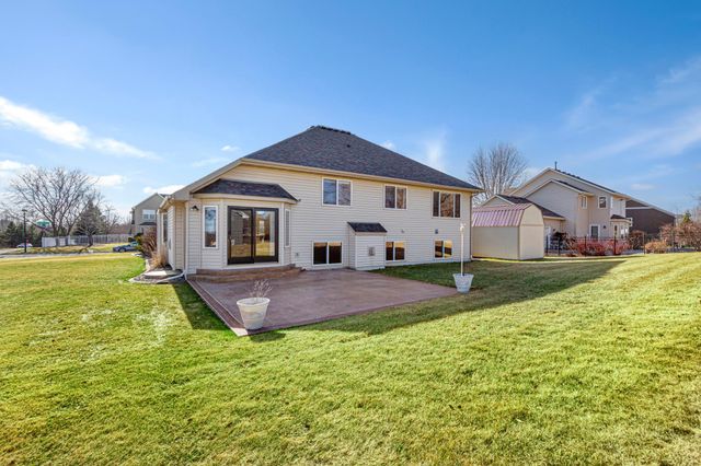 16450 Griffon Lane, Lakeville, MN 55044