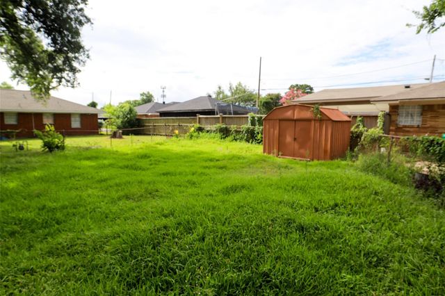 5759 Winding Creek Way, Houston, TX 77017