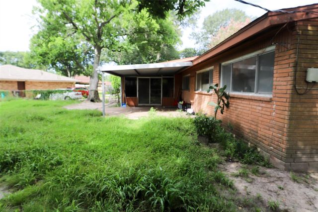 5759 Winding Creek Way, Houston, TX 77017