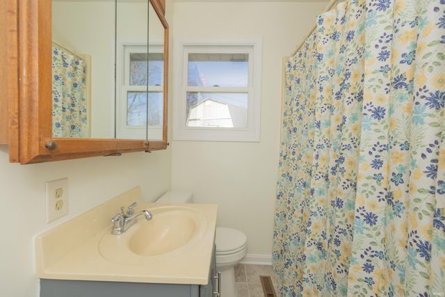 3000 Sheridan Road, Evansville, IN 47710