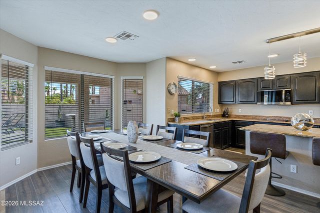8784 N Wellside Drive, Tucson, AZ 85743