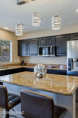 8784 N Wellside Drive, Tucson, AZ 85743
