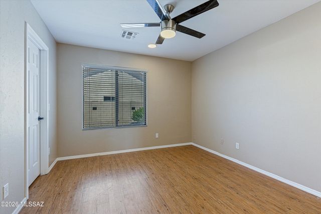 8784 N Wellside Drive, Tucson, AZ 85743