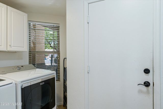 8784 N Wellside Drive, Tucson, AZ 85743