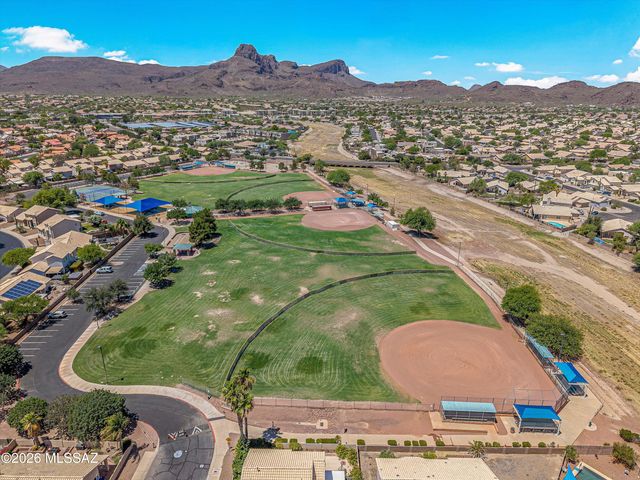 8784 N Wellside Drive, Tucson, AZ 85743