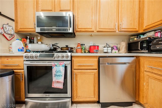 1541 Tillman Falls Avenue, Las Vegas, NV 89183