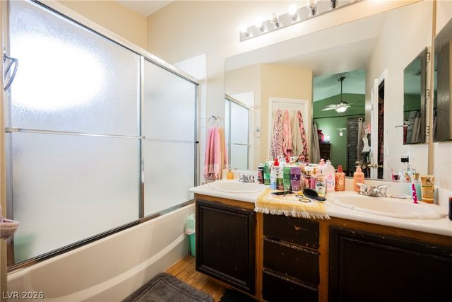 1541 Tillman Falls Avenue, Las Vegas, NV 89183