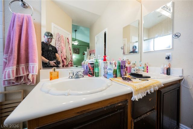 1541 Tillman Falls Avenue, Las Vegas, NV 89183