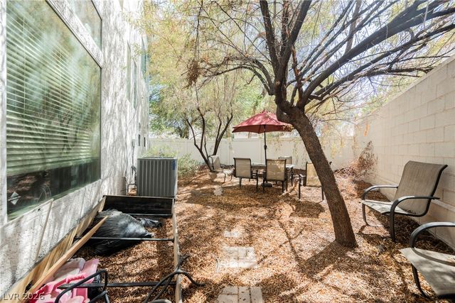 1541 Tillman Falls Avenue, Las Vegas, NV 89183