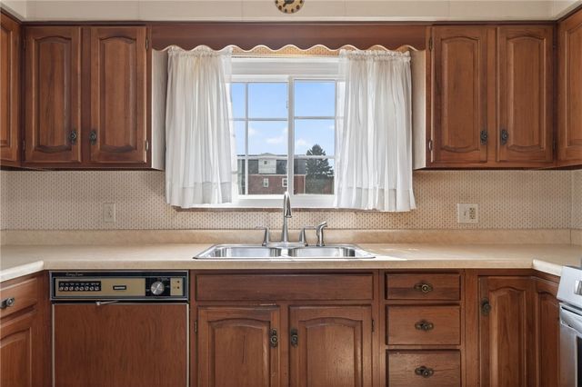 98 Pennsylvania Blvd., Monessen, PA 15062